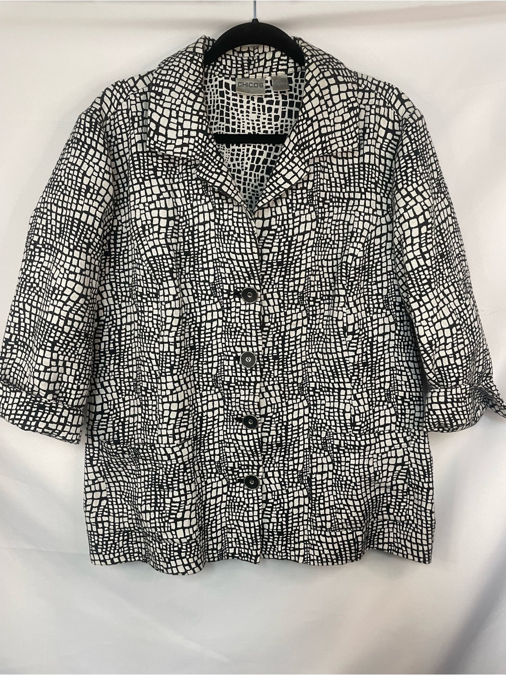 Chicos vintage black and white 3/4 sleeve jacket. Medium weight.